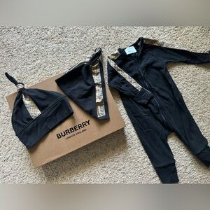 Burberry Baby Black/Plaid $250 3 Piece Set Claude Check Bodysuit Hat Bib 3 Mo